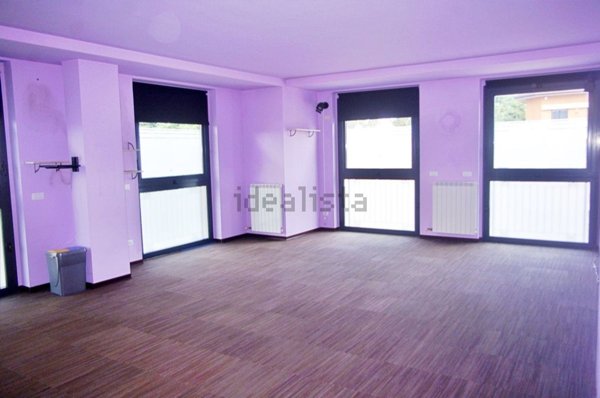 ufficio in affitto a Gallarate in zona Sciarè