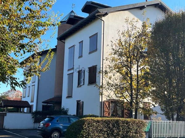 appartamento in affitto a Gallarate in zona Arnate