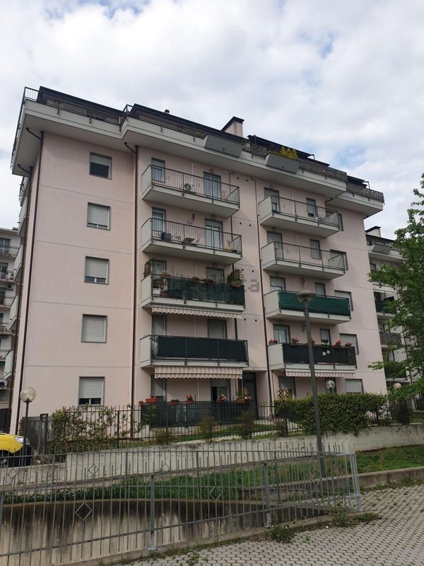 appartamento in affitto a Gallarate in zona Arnate