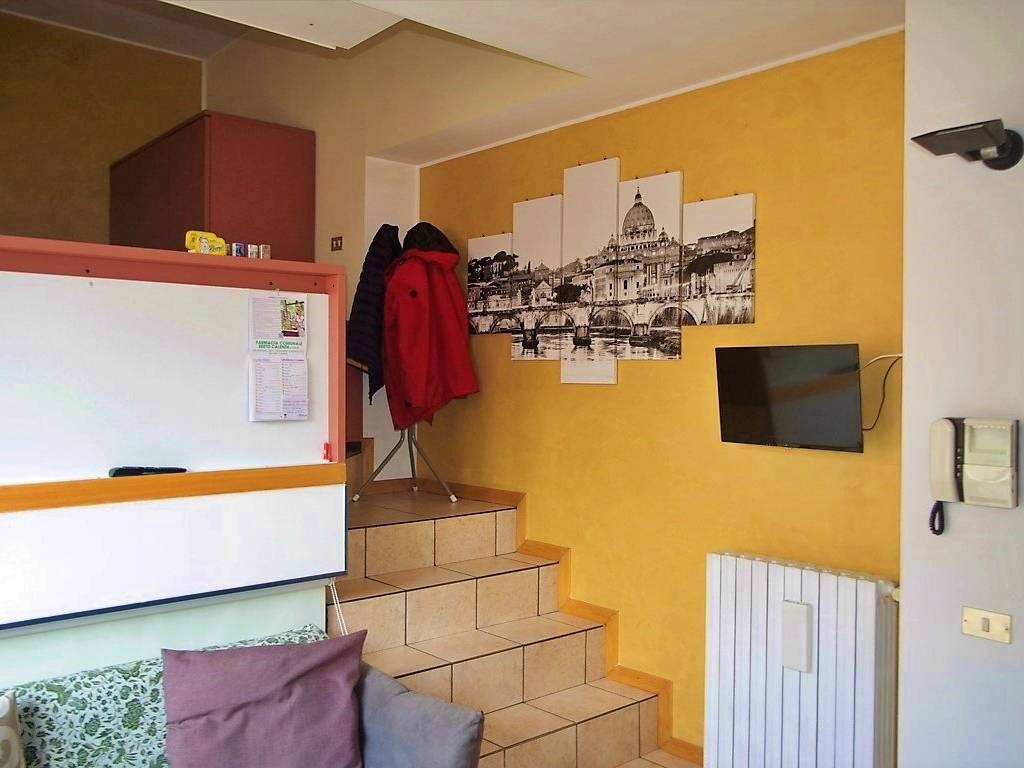 appartamento in affitto a Gallarate in zona Arnate