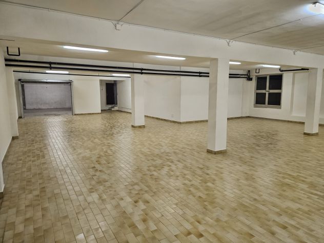 locale commerciale in affitto a Gallarate