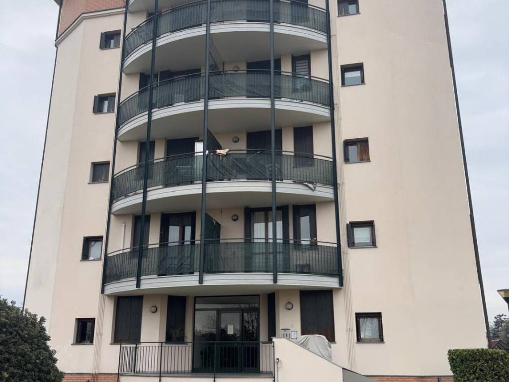 appartamento in affitto a Gallarate in zona Sciarè