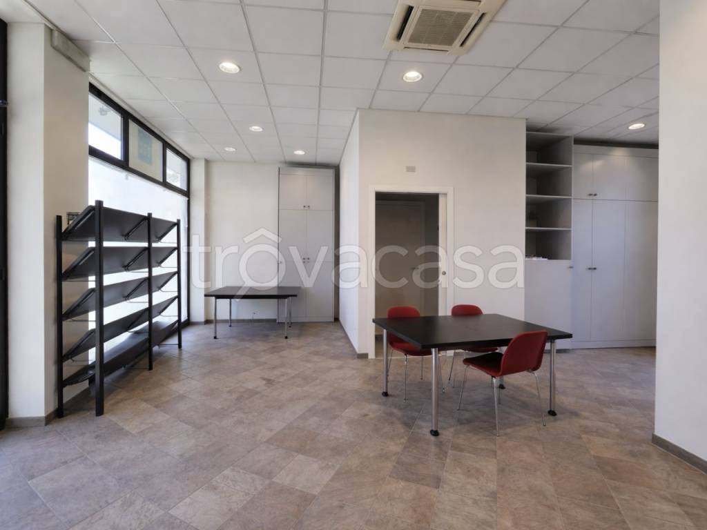 negozio in affitto a Gallarate