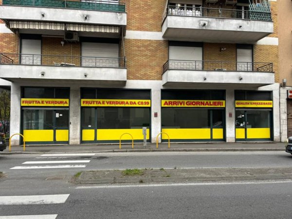 negozio in affitto a Gallarate in zona Arnate