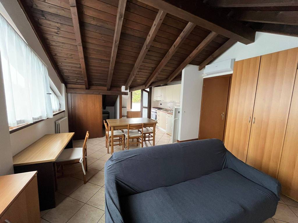 appartamento in affitto a Gallarate in zona Sciarè