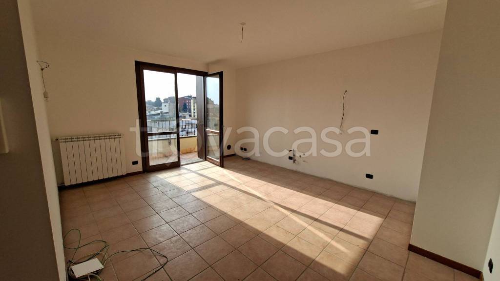 appartamento in affitto a Gallarate in zona Arnate