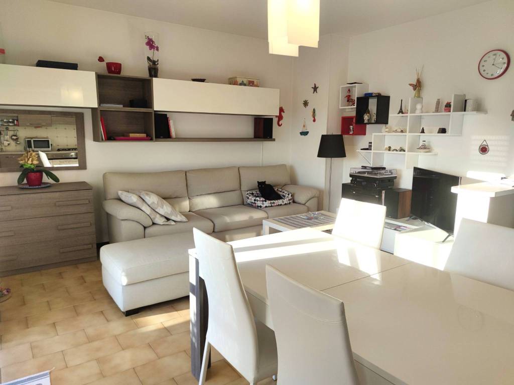 appartamento in affitto a Gallarate in zona Sciarè