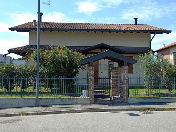casa indipendente in affitto a Gallarate