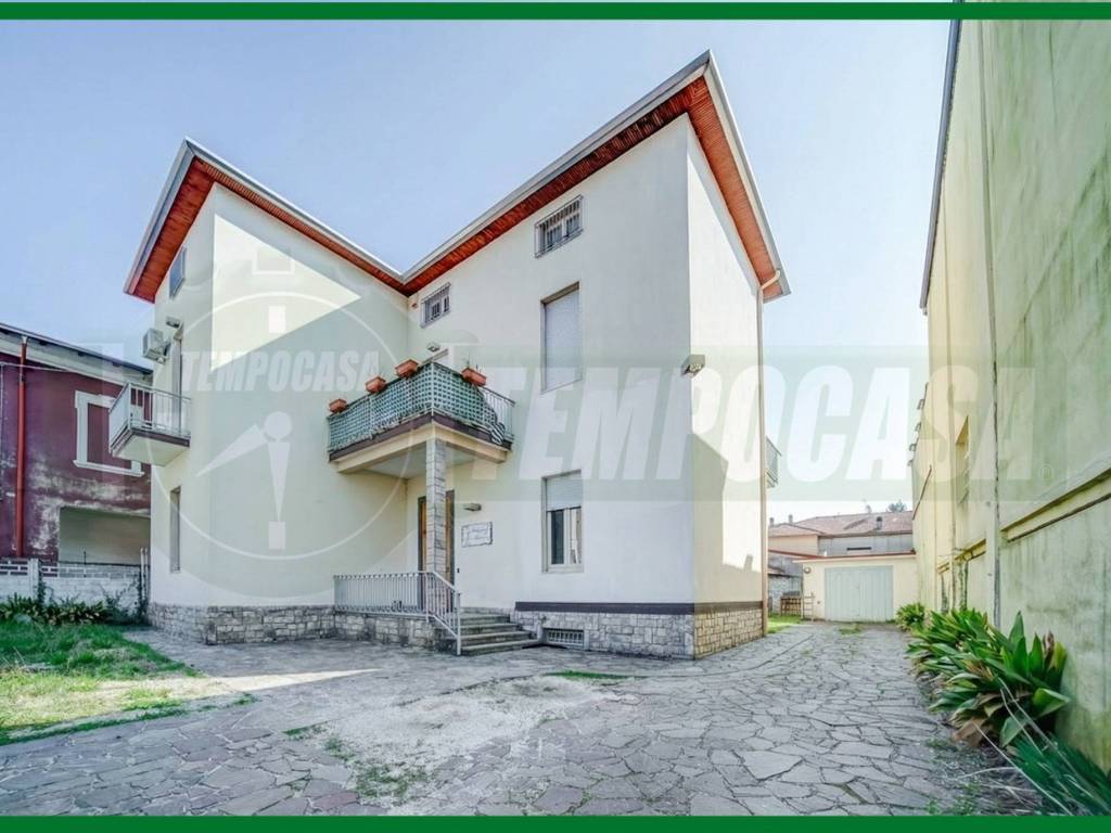 casa indipendente in affitto a Gallarate in zona Cascinetta