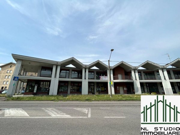 negozio in affitto a Gallarate in zona Madonna in Campagna