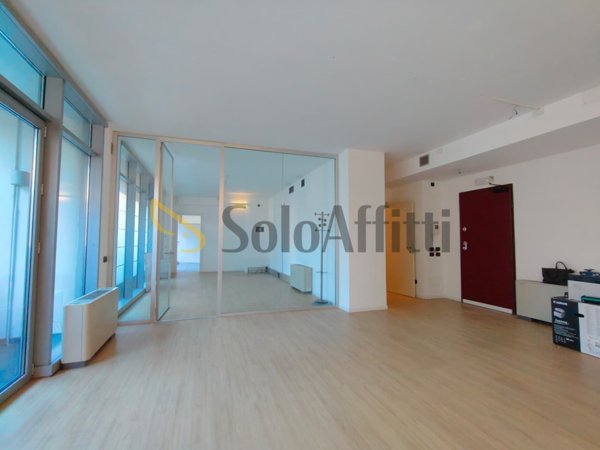 ufficio in affitto a Gallarate in zona Cascinetta