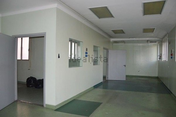ufficio in affitto a Gallarate in zona Sciarè