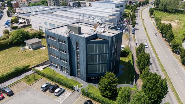 ufficio in affitto a Gallarate in zona Sciarè