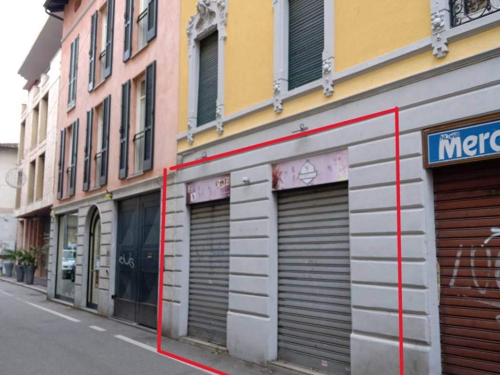 negozio in affitto a Gallarate in zona Sciarè