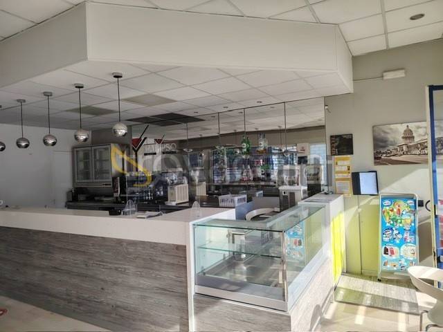 negozio in affitto a Gallarate in zona Cascinetta