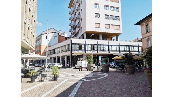 ufficio in affitto a Gallarate in zona Sciarè