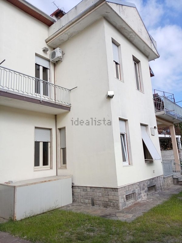 casa indipendente in affitto a Gallarate in zona Sciarè