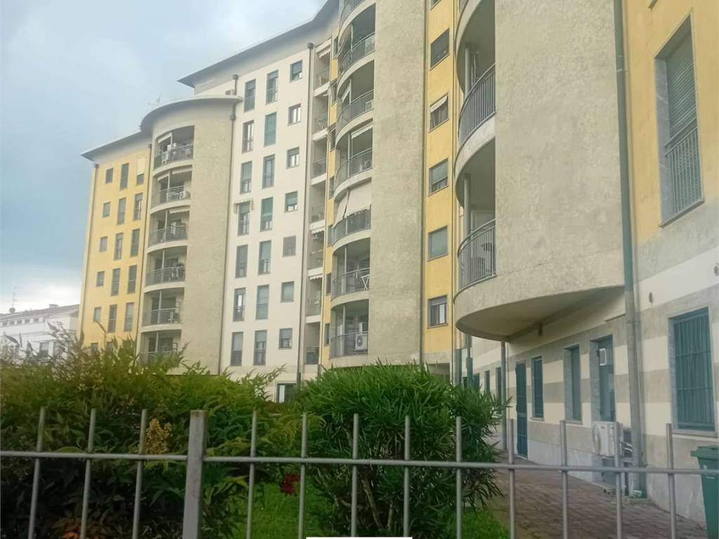 appartamento in affitto a Gallarate in zona Arnate