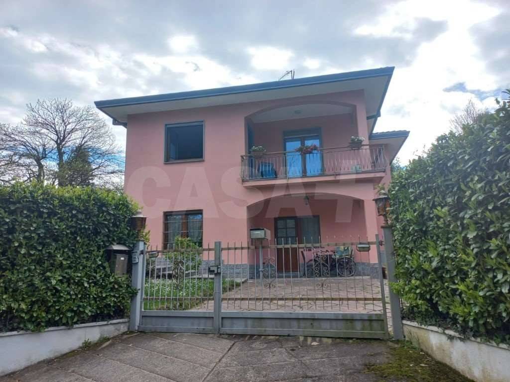 appartamento in affitto a Gavirate