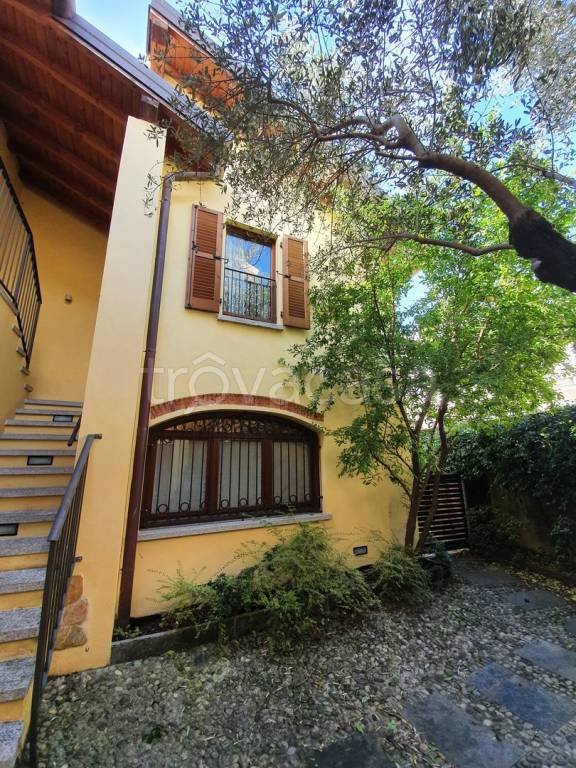 appartamento in affitto a Gavirate