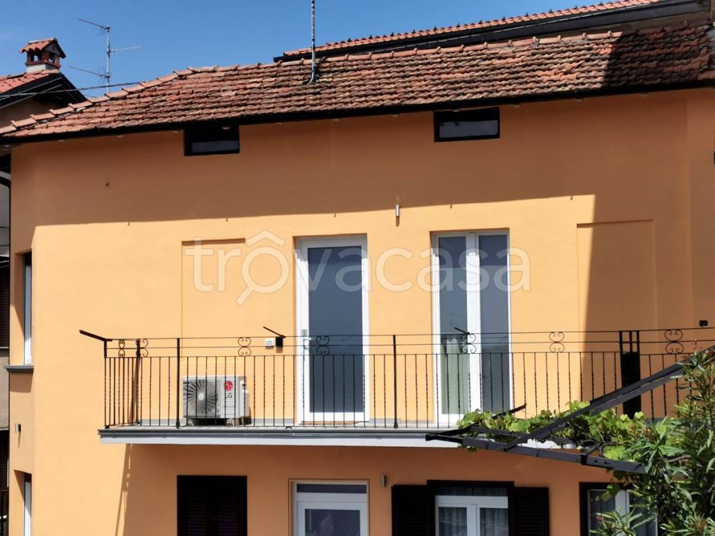 appartamento in affitto a Gavirate