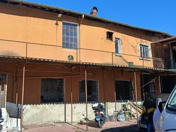 locale commerciale in affitto a Gavirate in zona Voltorre
