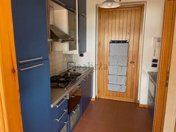 appartamento in affitto a Gavirate in zona Voltorre