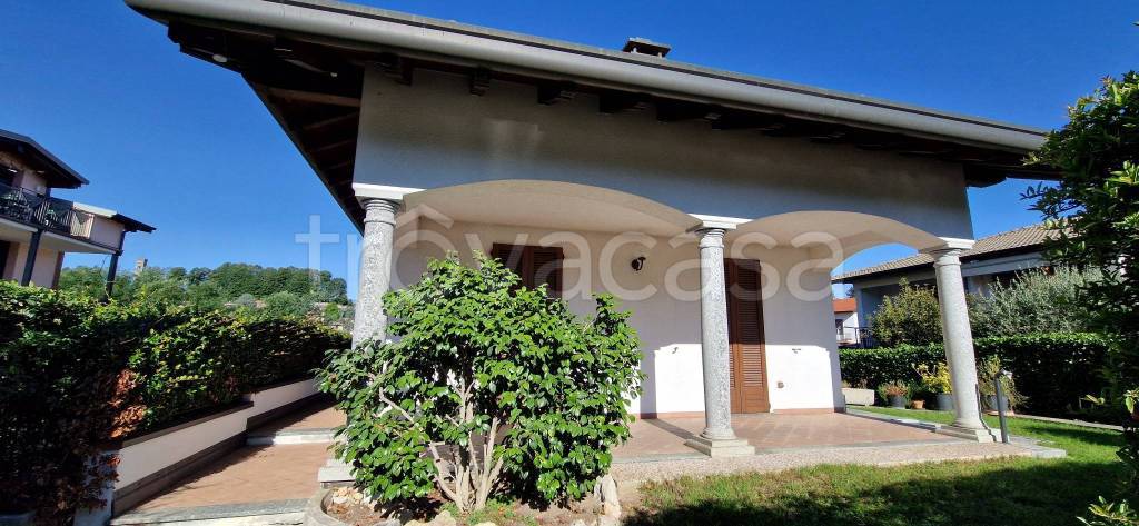 casa indipendente in affitto a Gazzada Schianno