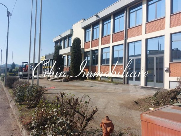 ufficio in affitto a Gazzada Schianno