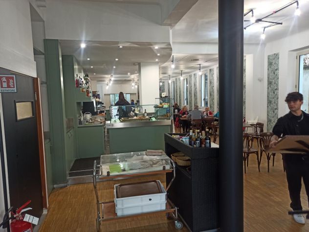 negozio in affitto a Gazzada Schianno