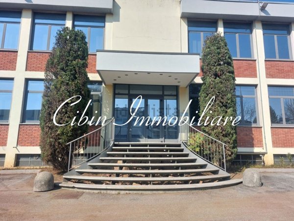 ufficio in affitto a Gazzada Schianno