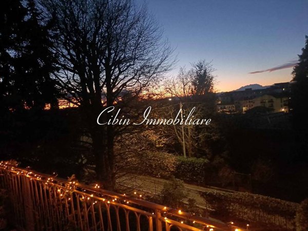 appartamento in affitto a Gazzada Schianno