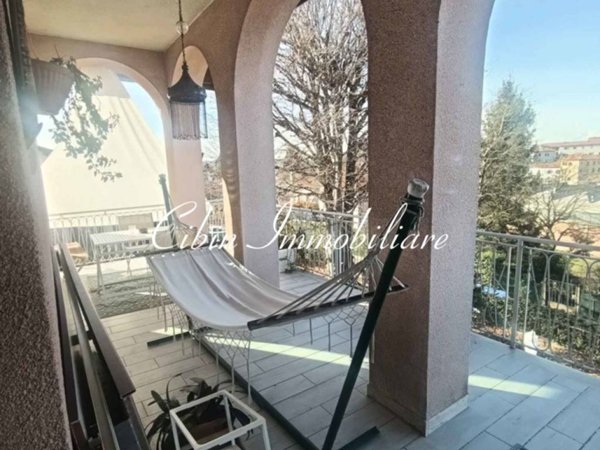 appartamento in affitto a Gazzada Schianno