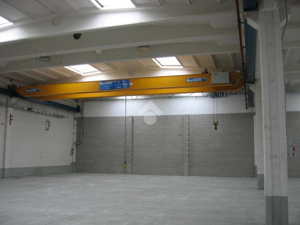 locale commerciale in affitto a Gerenzano