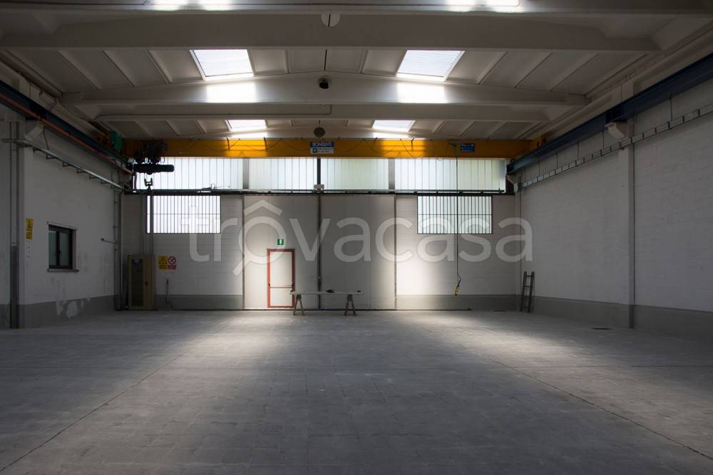 locale commerciale in affitto a Gerenzano