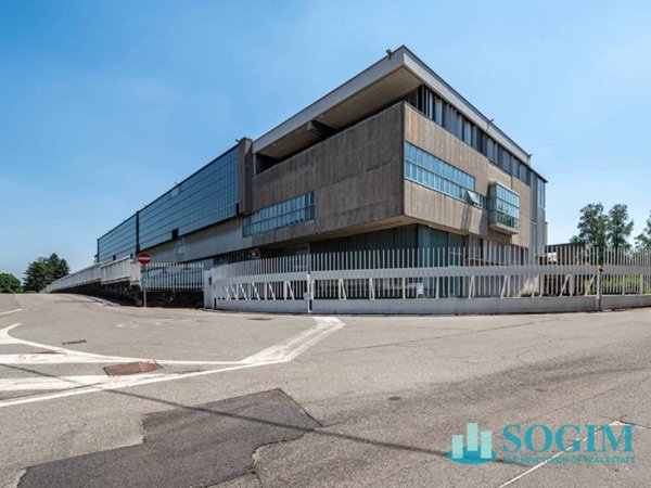 locale commerciale in affitto a Golasecca