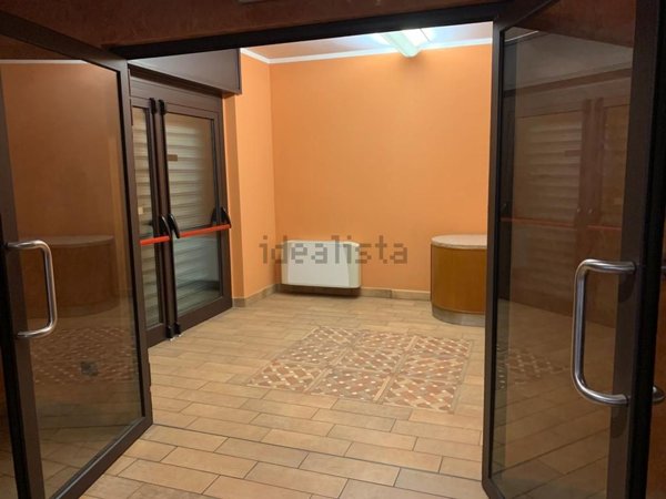 locale commerciale in affitto a Gorla Minore
