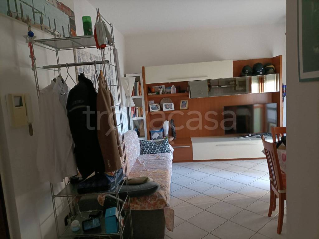 appartamento in affitto a Gorla Minore