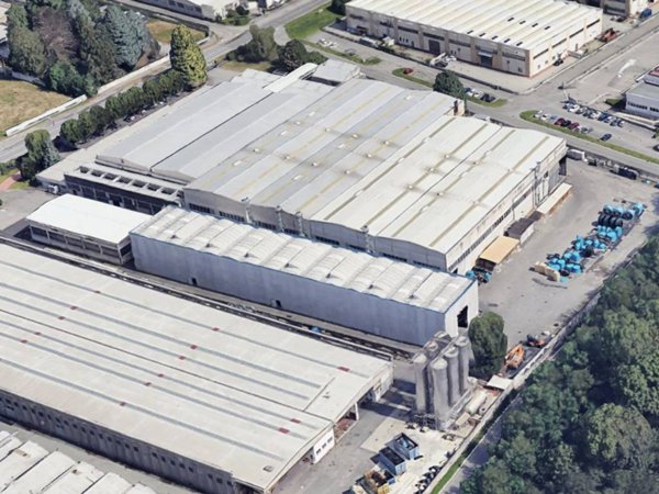 locale commerciale in affitto a Gorla Minore