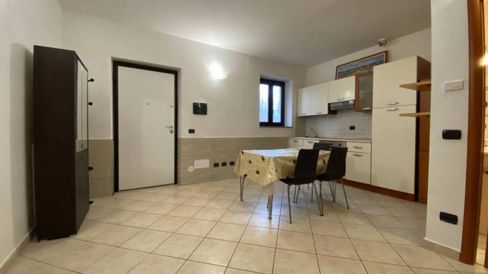 appartamento in affitto a Gorla Minore