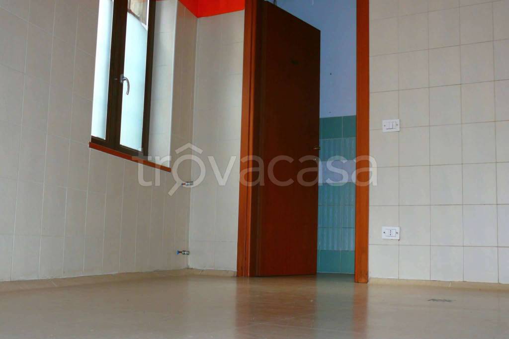 appartamento in affitto a Gorla Minore
