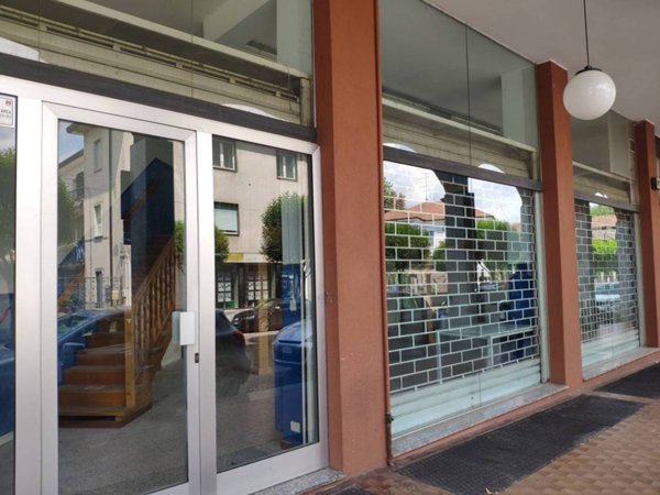 negozio in affitto a Gorla Minore