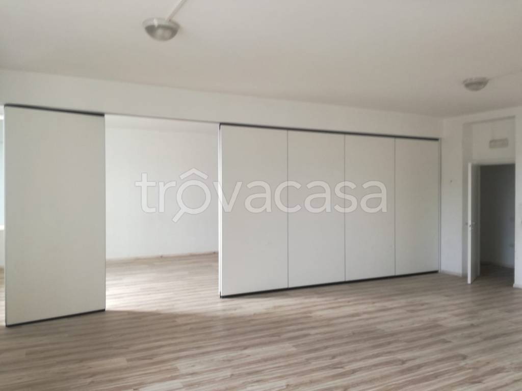 ufficio in affitto ad Induno Olona