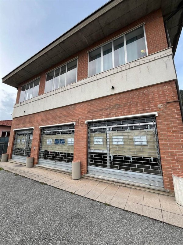 locale commerciale in affitto ad Induno Olona