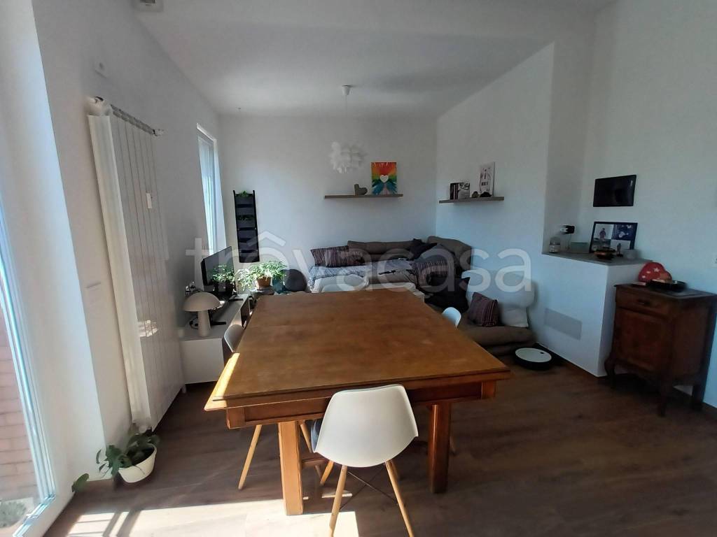 appartamento in affitto ad Induno Olona in zona Olona