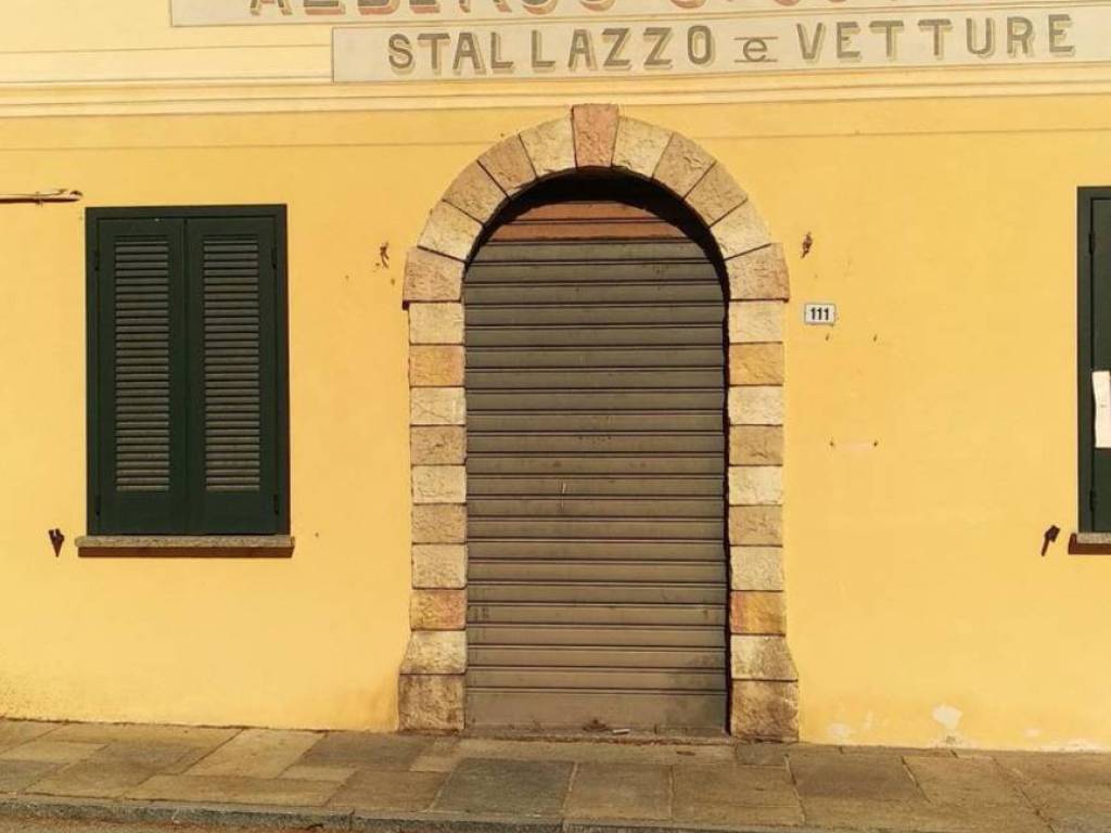 negozio in affitto ad Ispra
