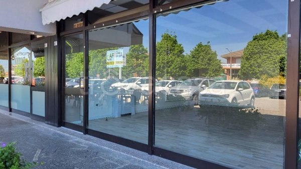 negozio in affitto ad Ispra