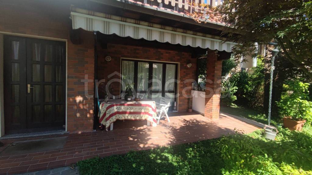appartamento in affitto ad Ispra
