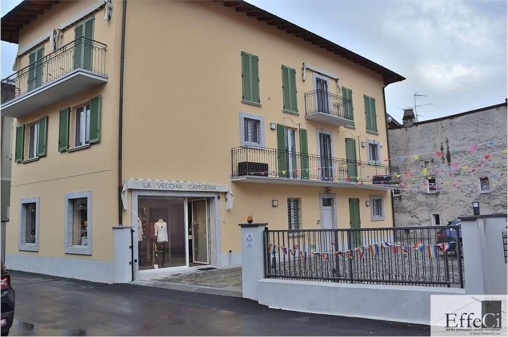 appartamento in affitto ad Ispra