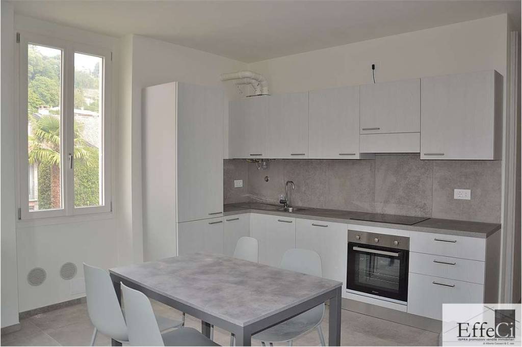 appartamento in affitto ad Ispra